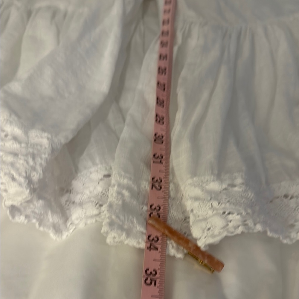 Elegant White Capris for Women - Picture 6 of 6